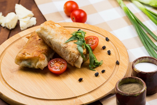 Лаваш с сырной начинкой и зеленью